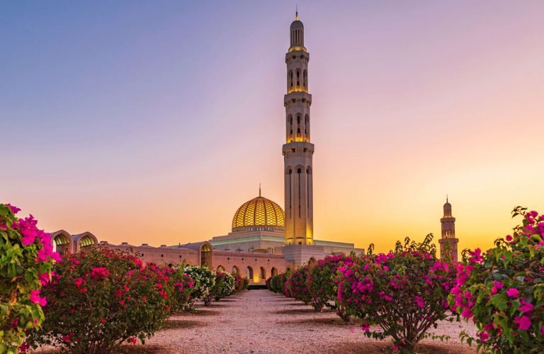 A wonderful picture of Sultan Qaboos Grand Mosque
