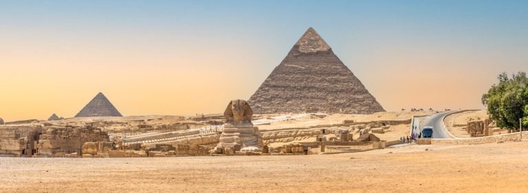 A wonderful shot of the pyramids of Khafre and Menkaure with the Sphinx