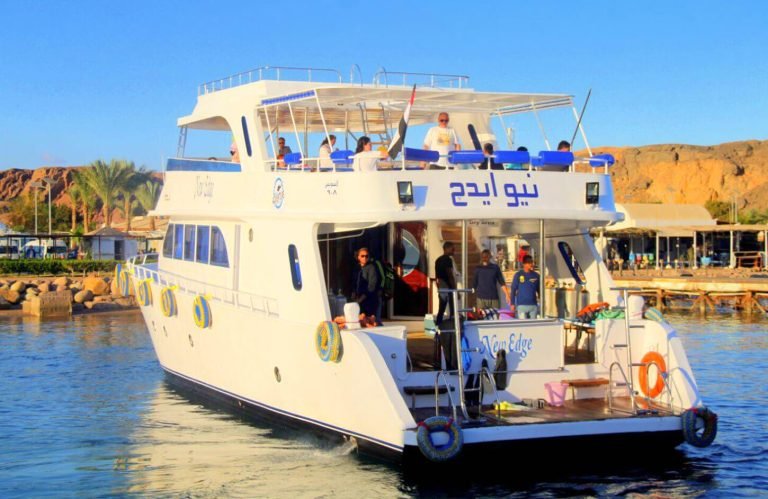 Great picture of a boat on the White Island