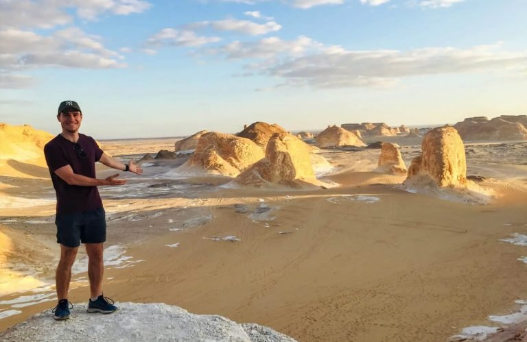 Great picture of a tourist in the desert