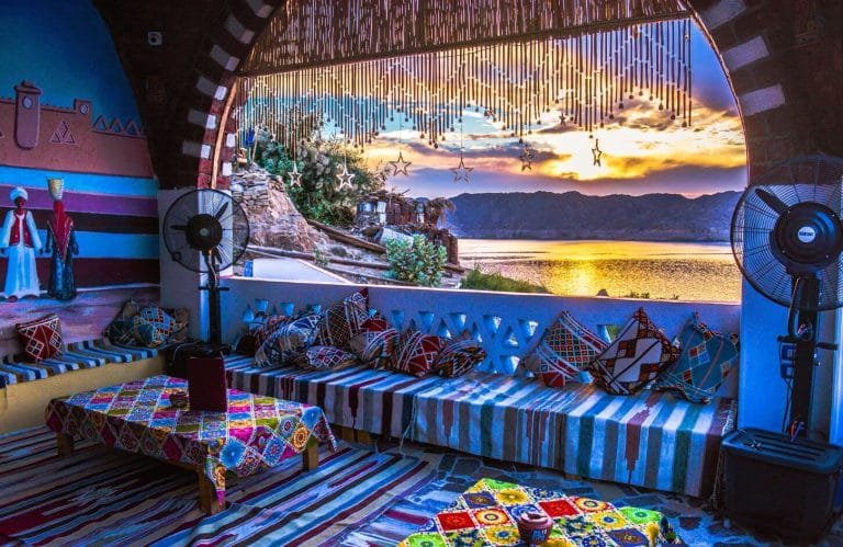 Wonderful pictures from inside one of the Nubian houses at sunset