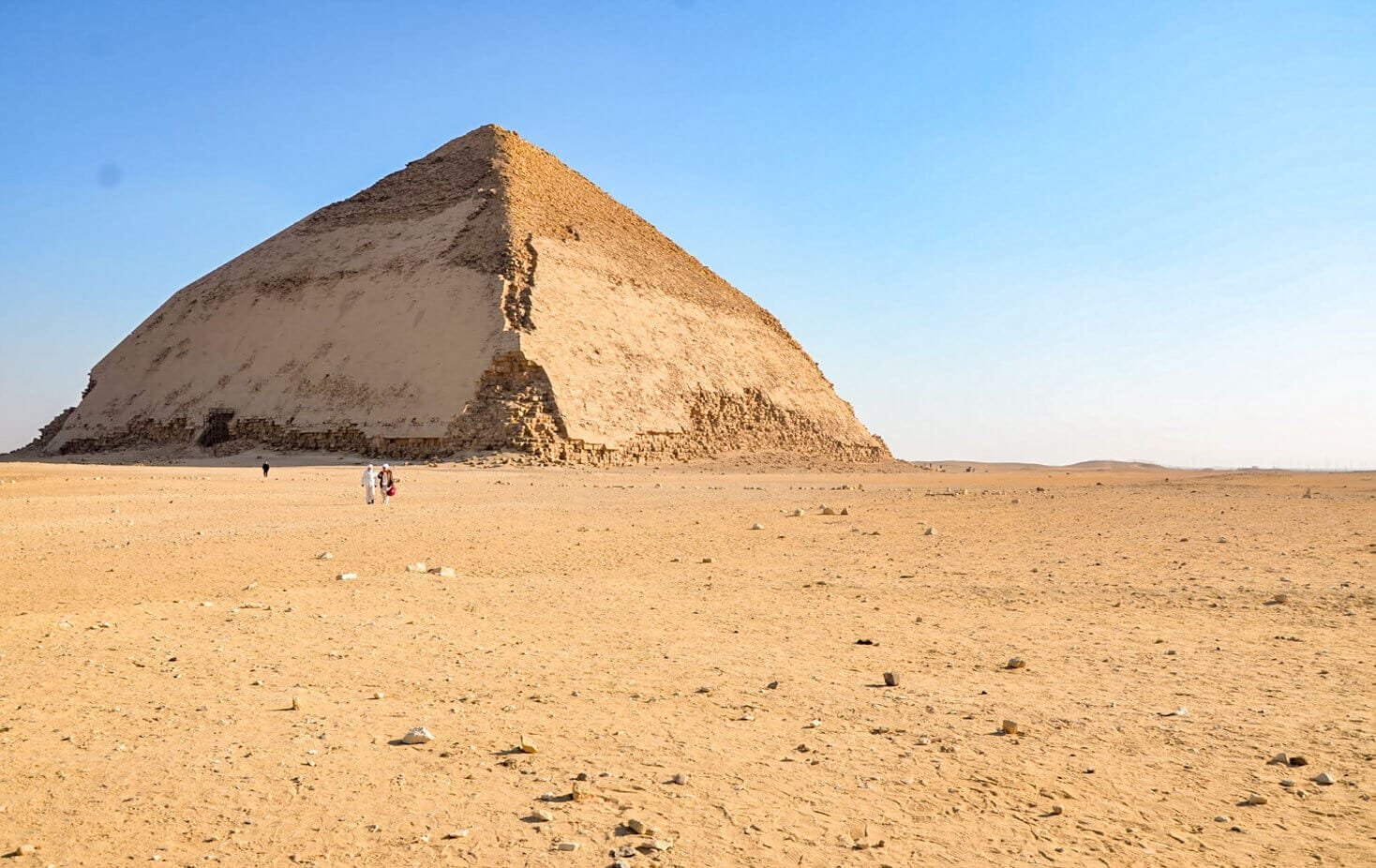 bent pyramid in dahshur