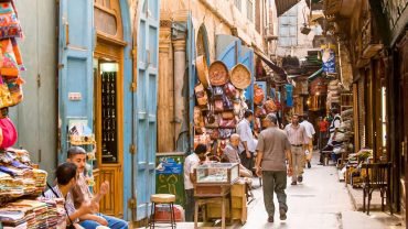 buy souvenirs from khan el khalili market 