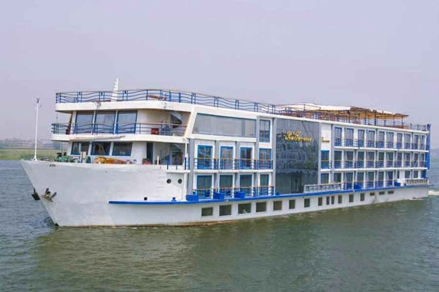 MS Royal La Terrasse luxury cruise ship sailing on the Nile River, the perfect setting for a beautiful Egypt river cruise.