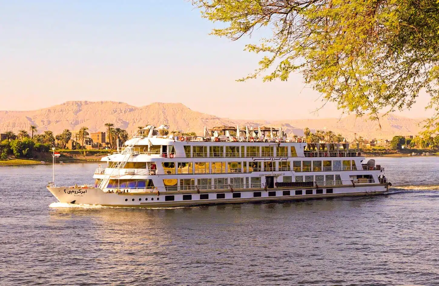 Dahabiya vs. Nile Cruise: Which One Is Right for You? 1 Dahabiya vs. Nile Cruise