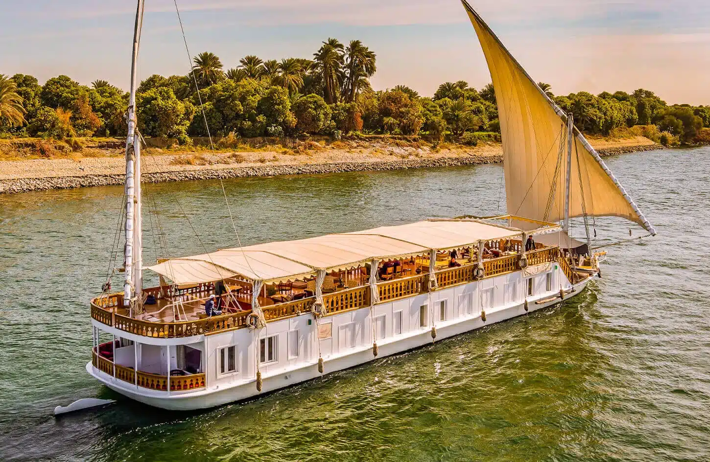 Dahabiya vs. Nile Cruise: Which One Is Right for You? 2 Dahabiya vs. Nile Cruise